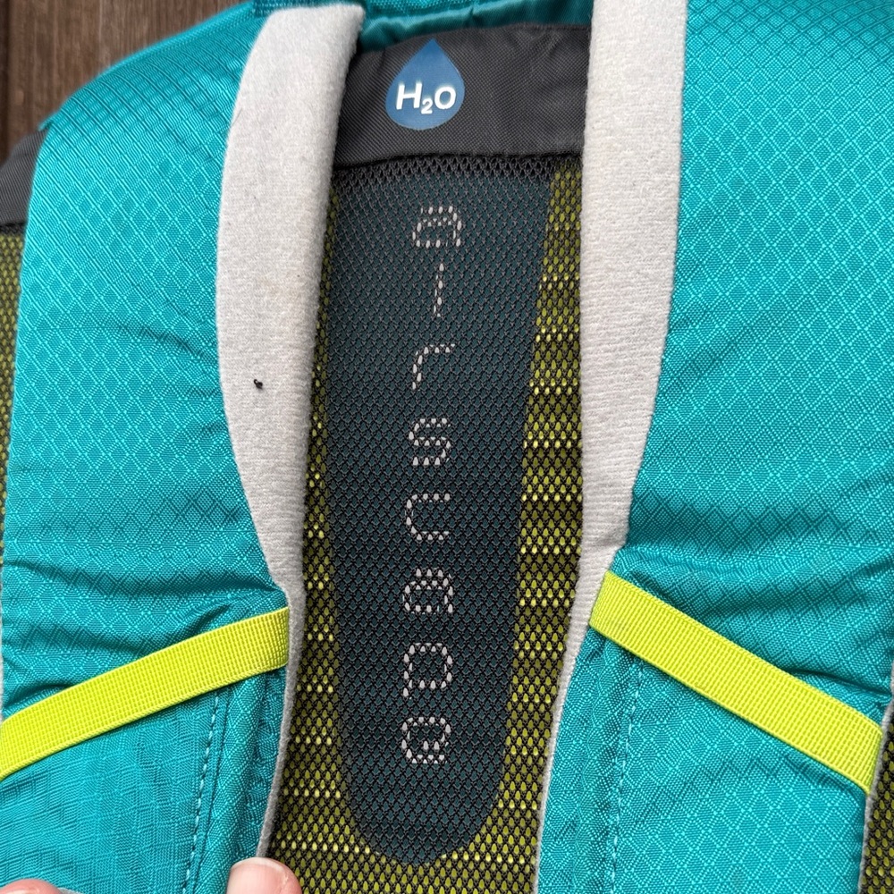 OSPREY Teal Backpack with Neon Yellow Accents HydraJet 15 - Picture 9 of 12